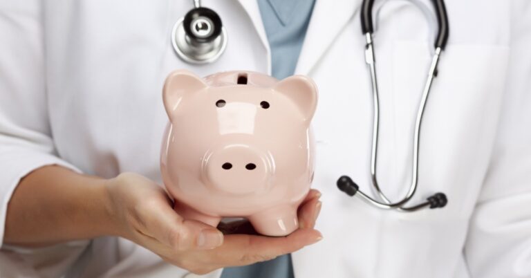 Encabezado del costo de la escuela de medicina