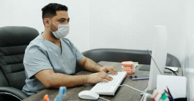 Medical scribe the perfect pre-med part-time job